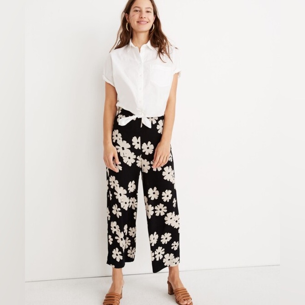 Madewell Cropped Pants with Beige Floral Print